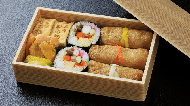 弥左衛門箱御膳太巻き弁当