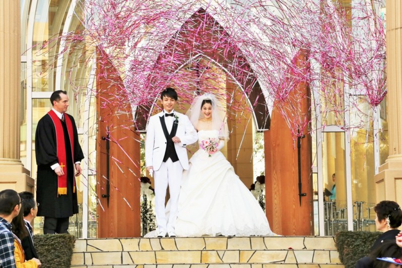 安さの秘密 宮殿紫花嫁ディナー年次総会の主催者のウェディングドレス